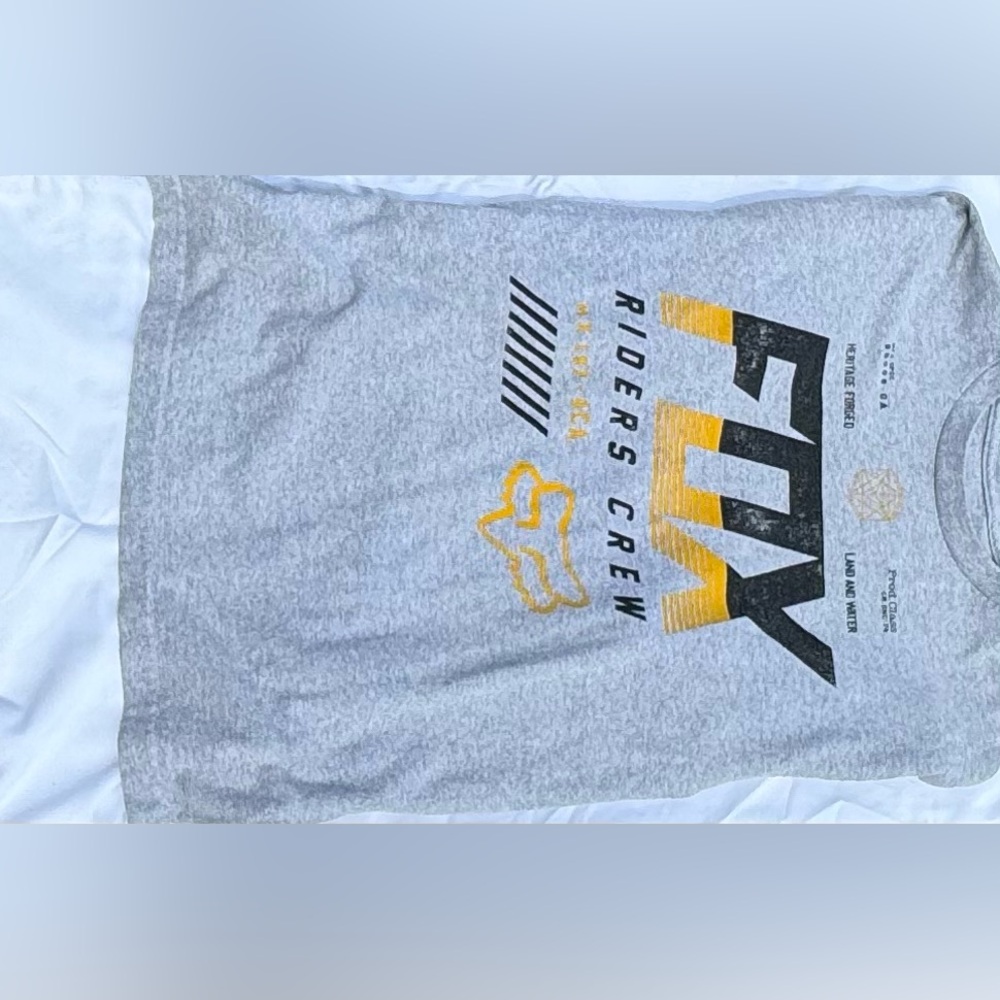 (PRICE NOT FIRM)Fox racing long sleeve shirt used in great condition!
